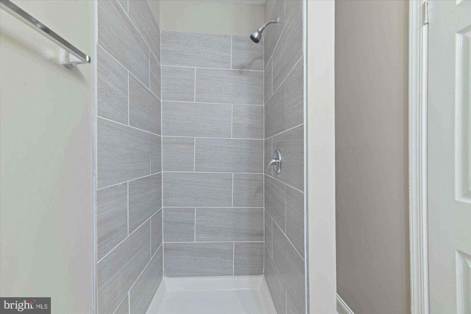 ROSEMONT - Residential Lease