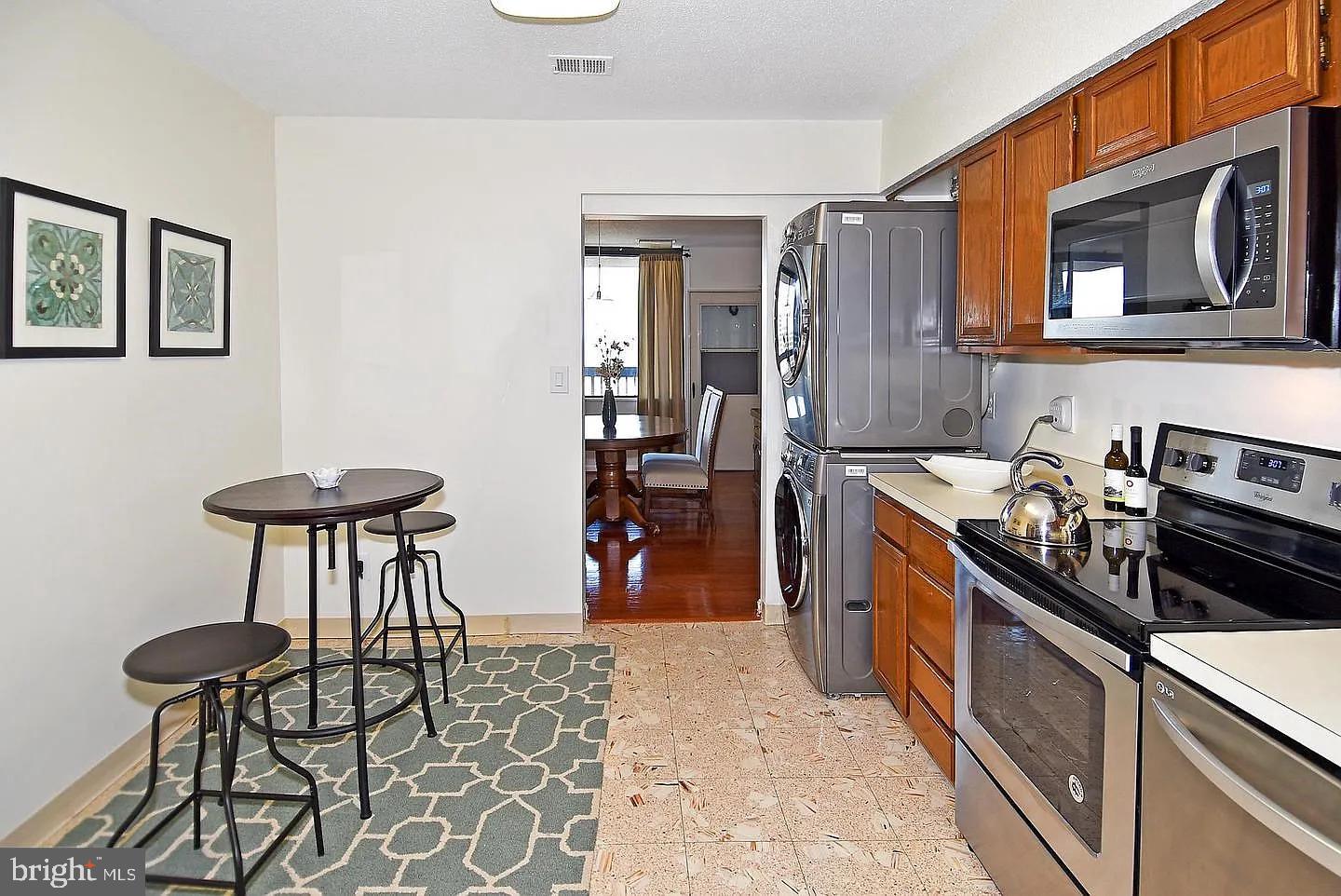 SKYLINE HOUSE - Residential Lease