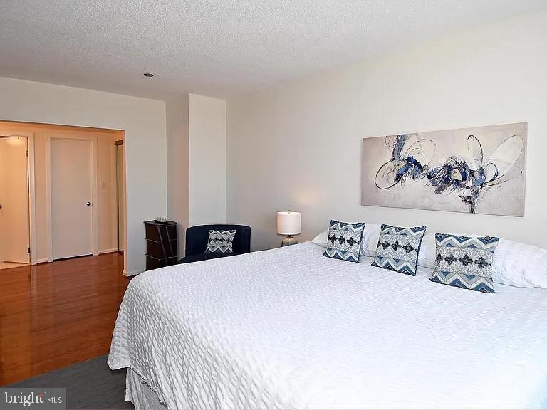 SKYLINE HOUSE - Residential Lease