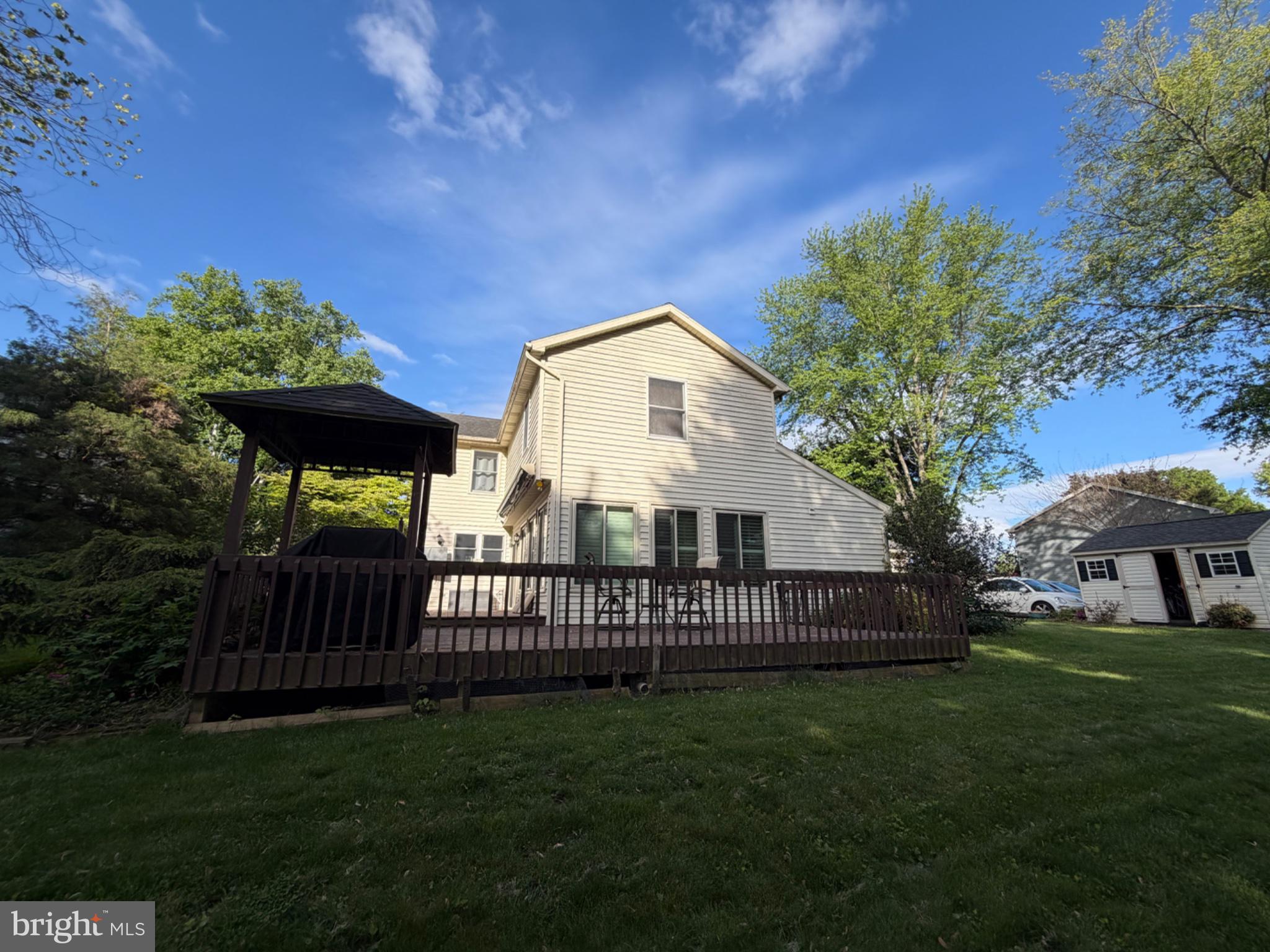 5269 MEADOWBROOK DRIVE