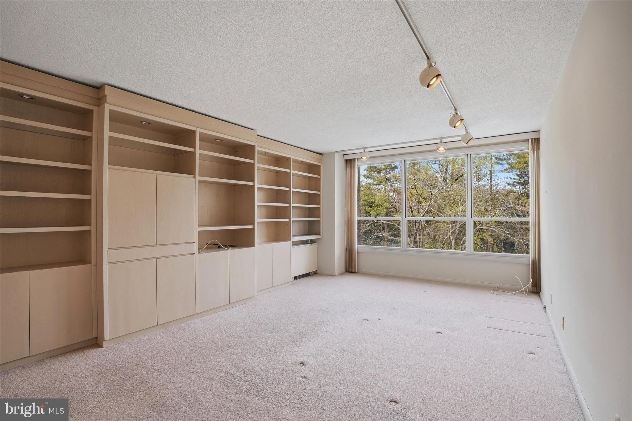 GREEN HILL - Residential