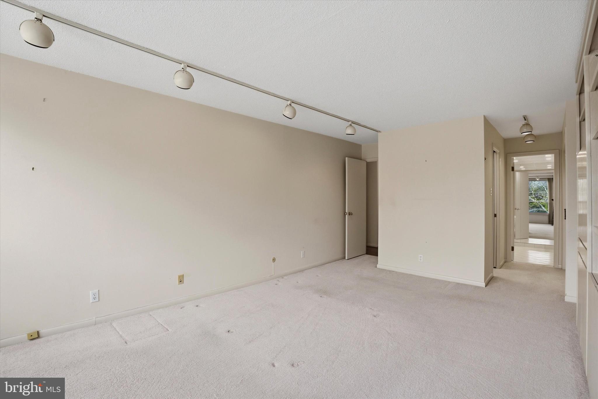 GREEN HILL - Residential