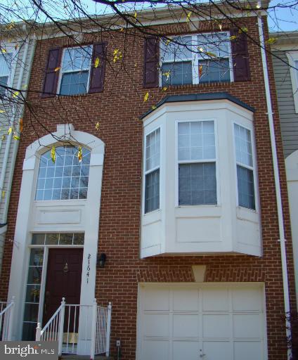 SIGNATURE AT BROADLANDS - Residential Lease