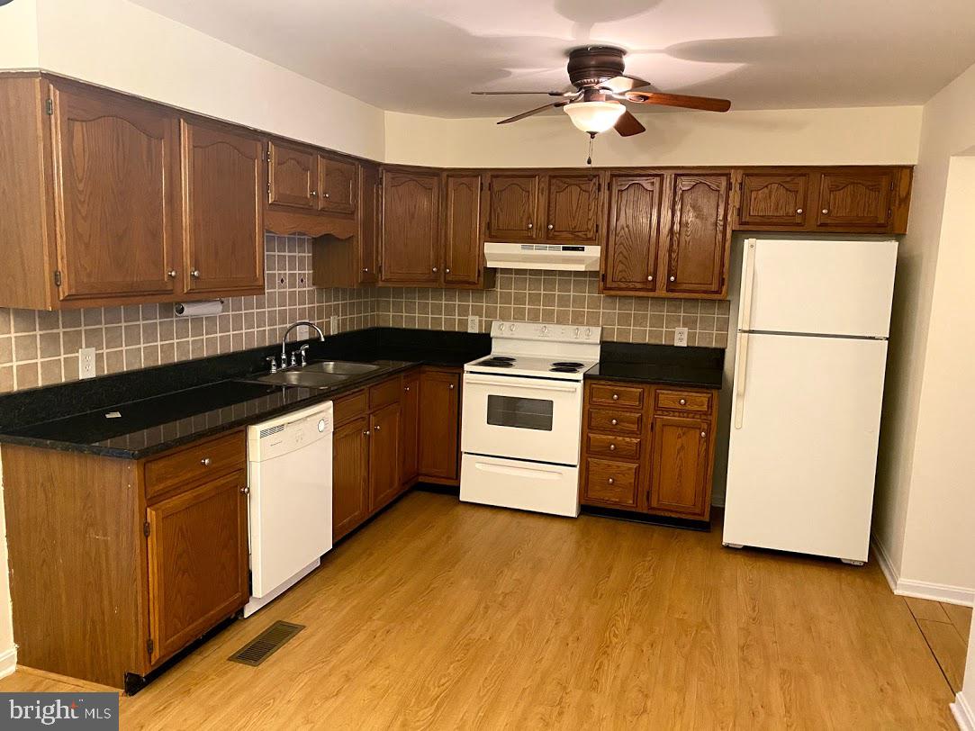 OLDE GREENWICH - Residential Lease