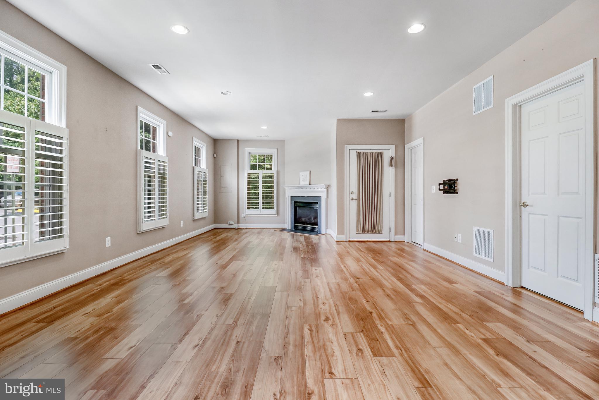 LORTON VALLEY NORTH - Residential Lease