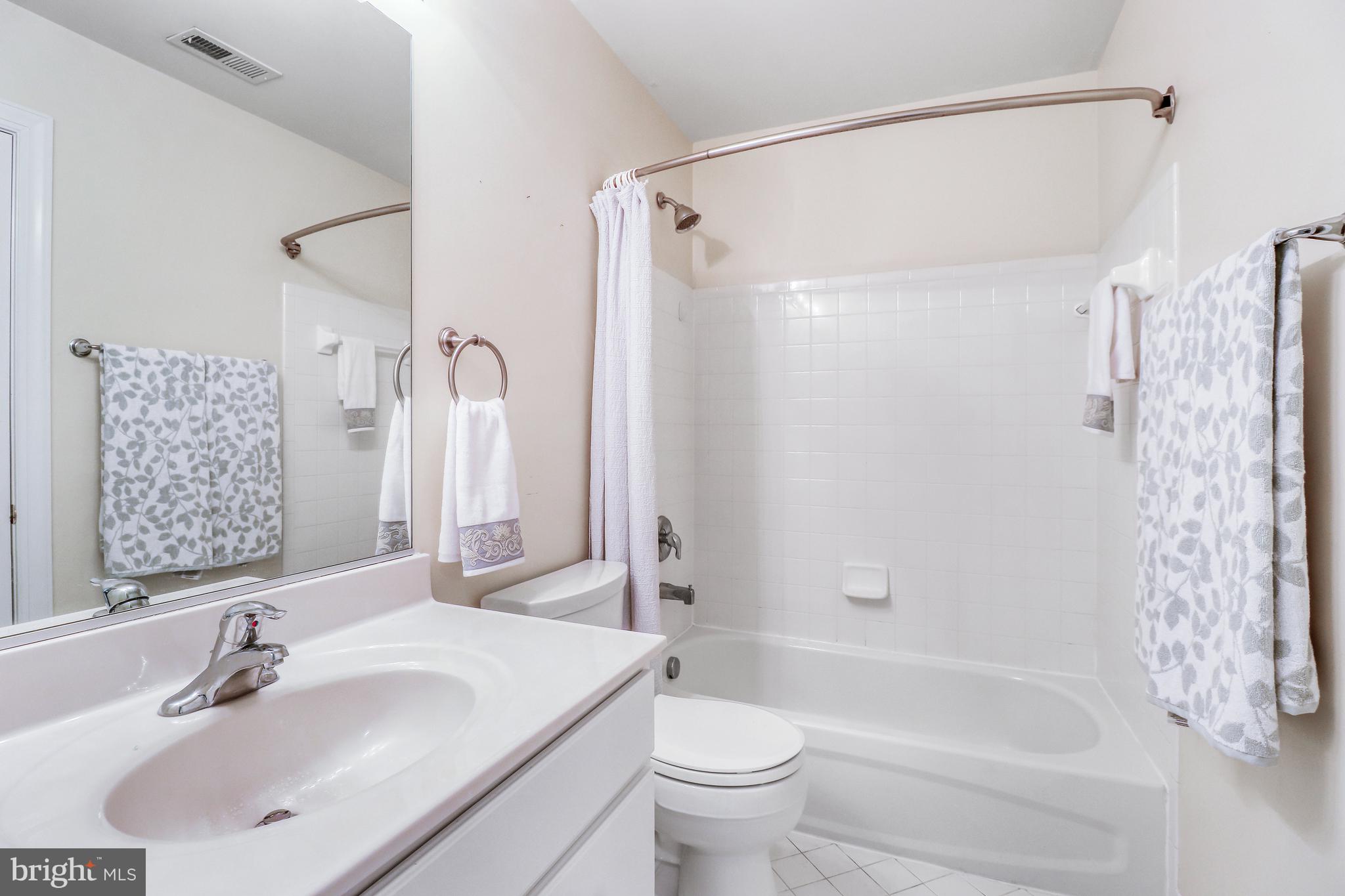 LORTON VALLEY NORTH - Residential Lease