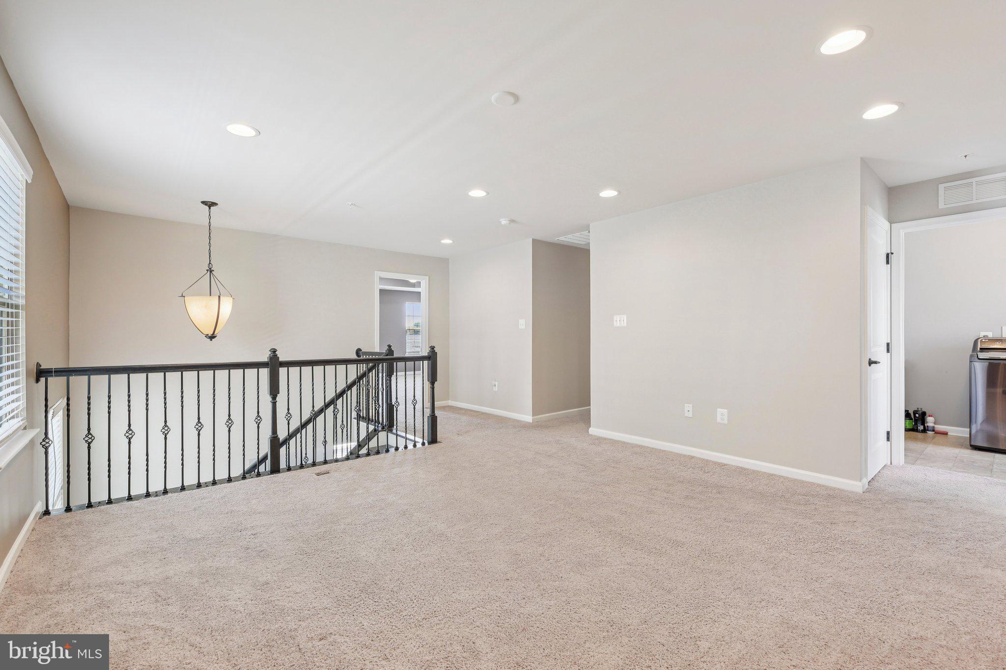 OAKDALE VILLAGE - Residential