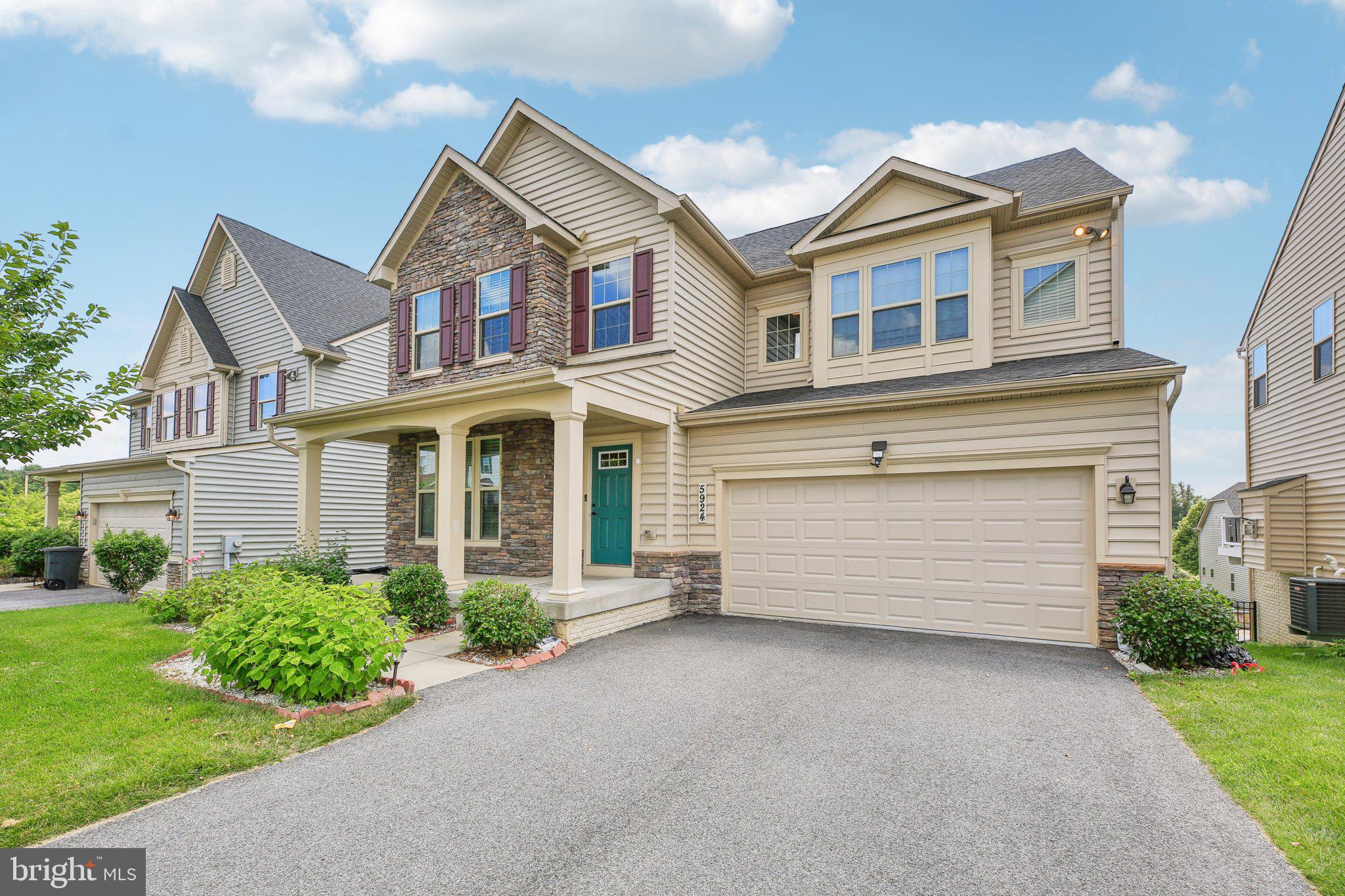 OAKDALE VILLAGE - Residential