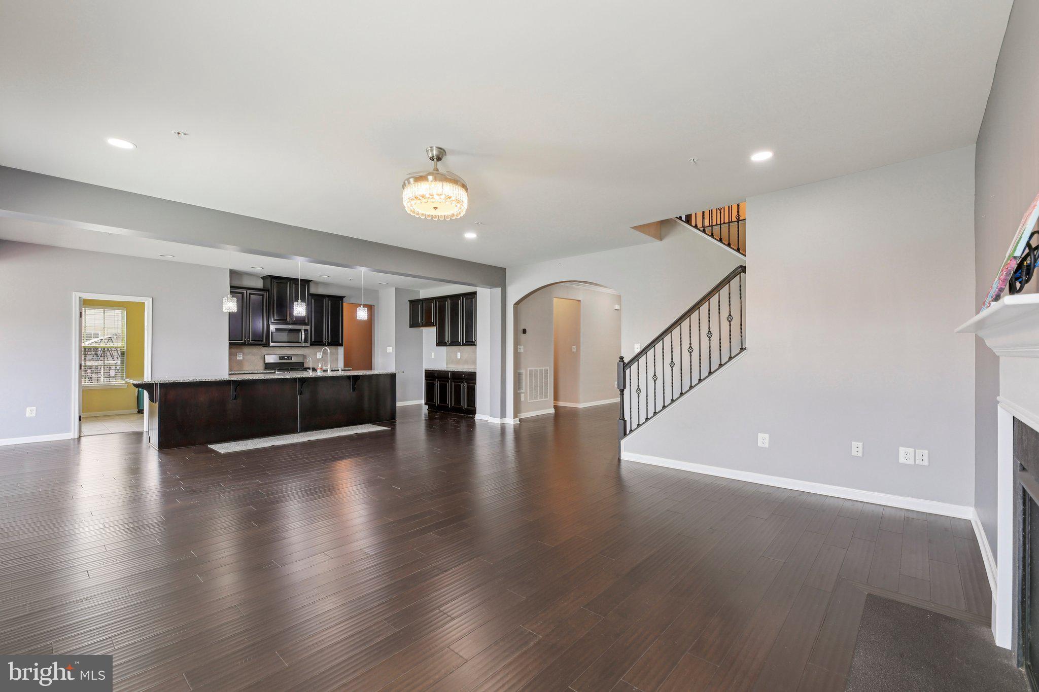 OAKDALE VILLAGE - Residential