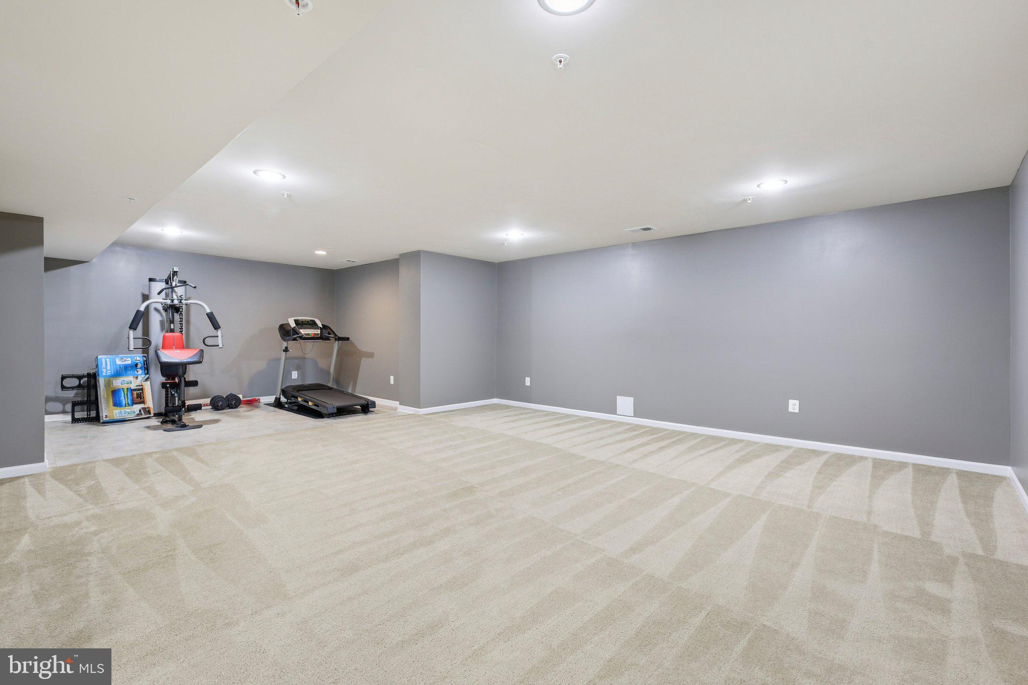 OAKDALE VILLAGE - Residential