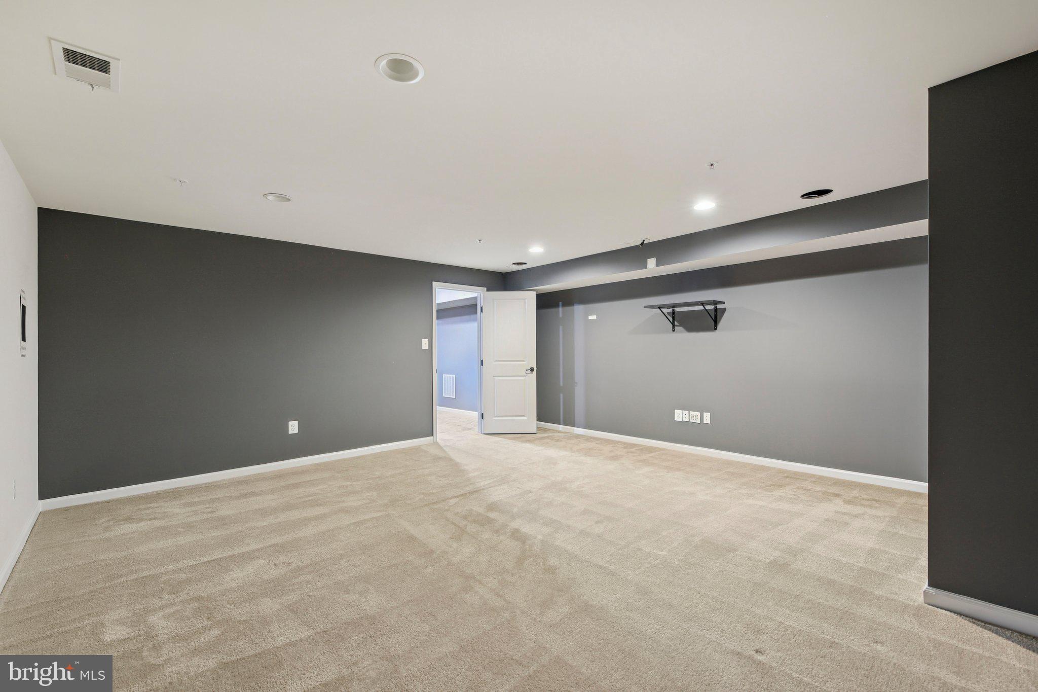 OAKDALE VILLAGE - Residential