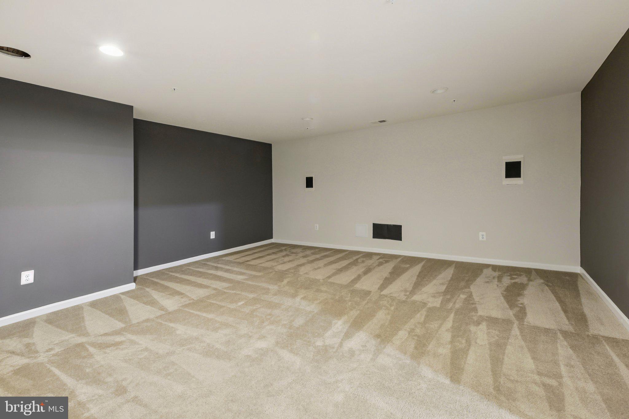 OAKDALE VILLAGE - Residential