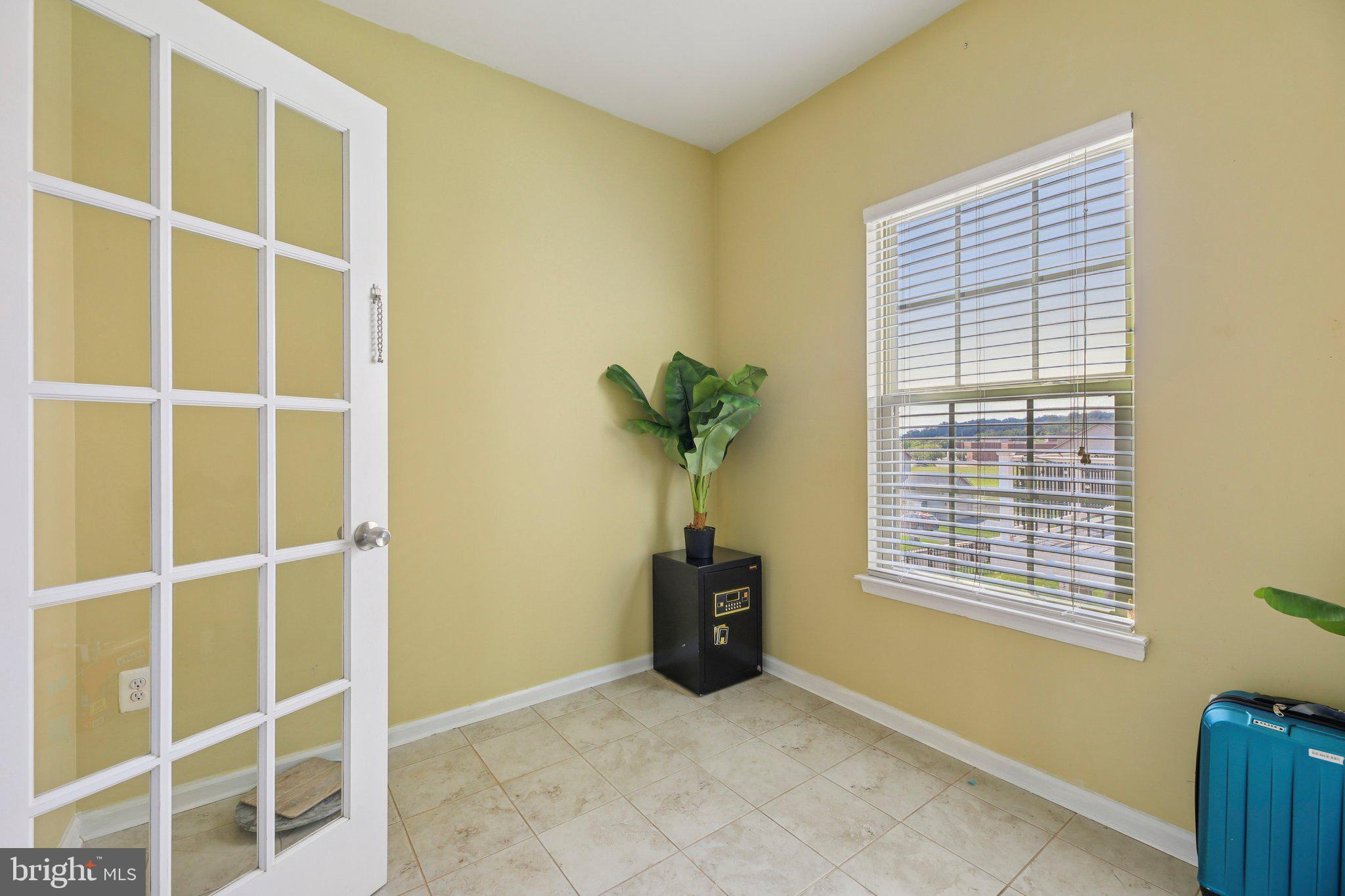 OAKDALE VILLAGE - Residential