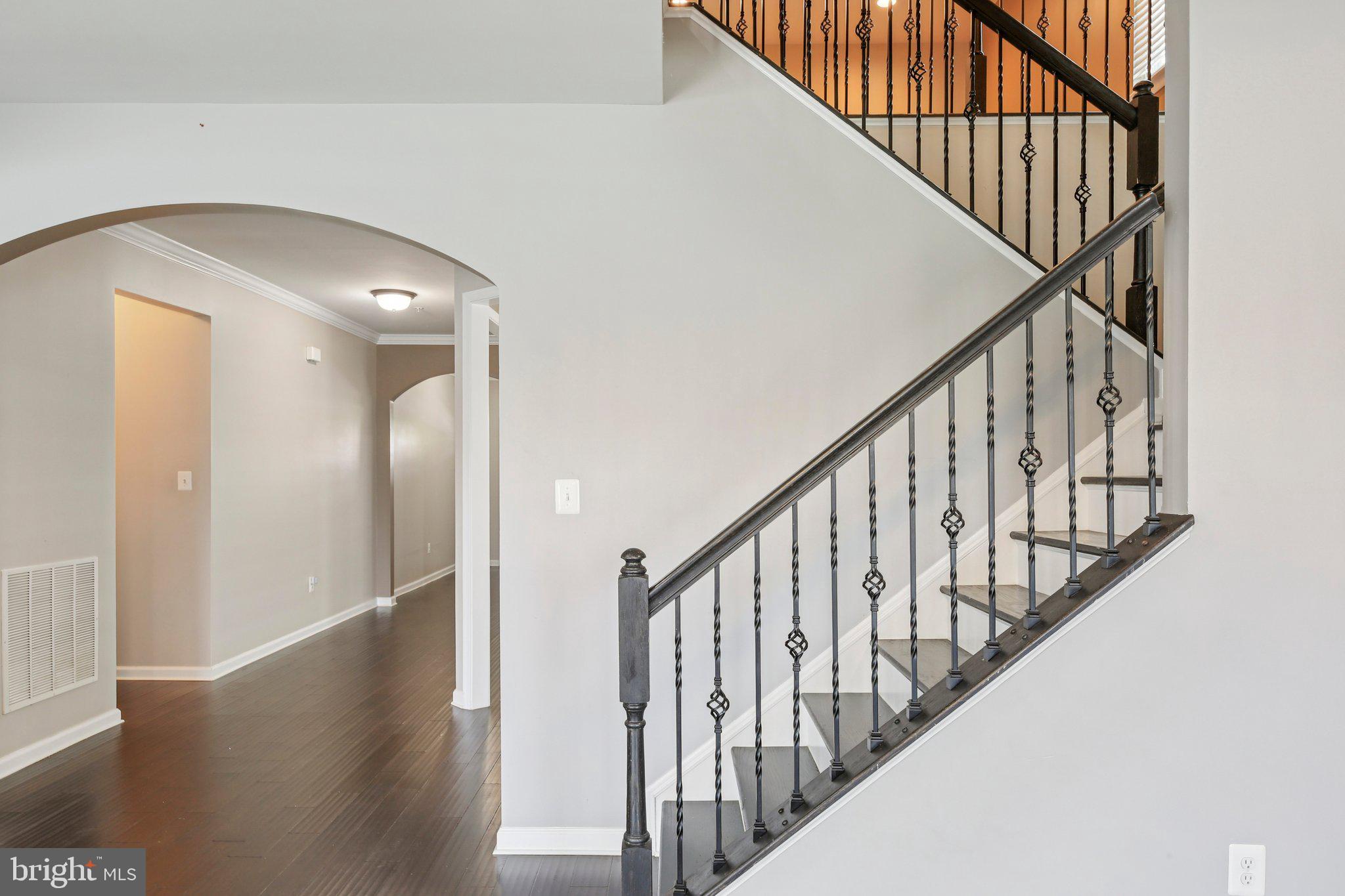 OAKDALE VILLAGE - Residential