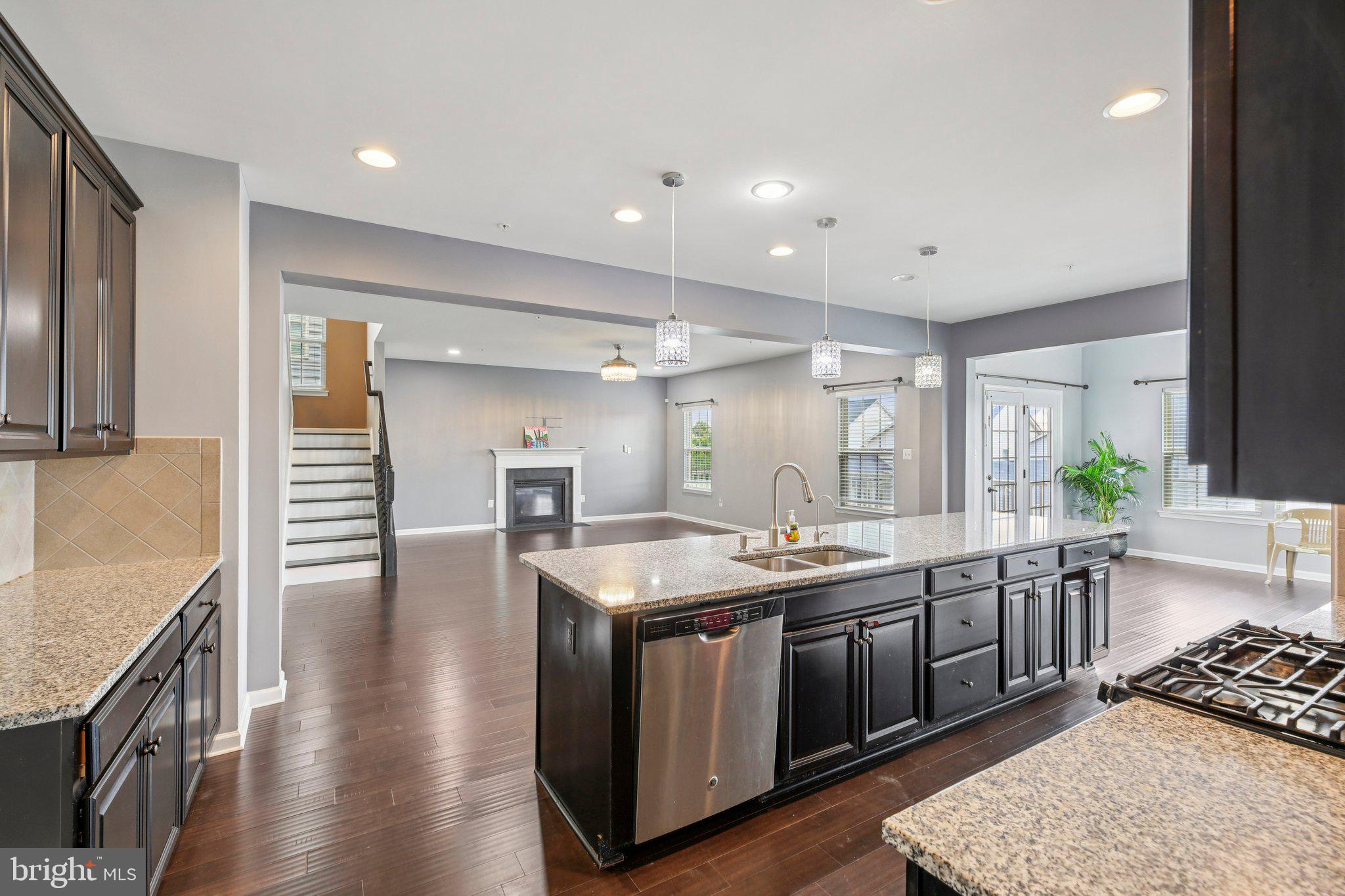 OAKDALE VILLAGE - Residential