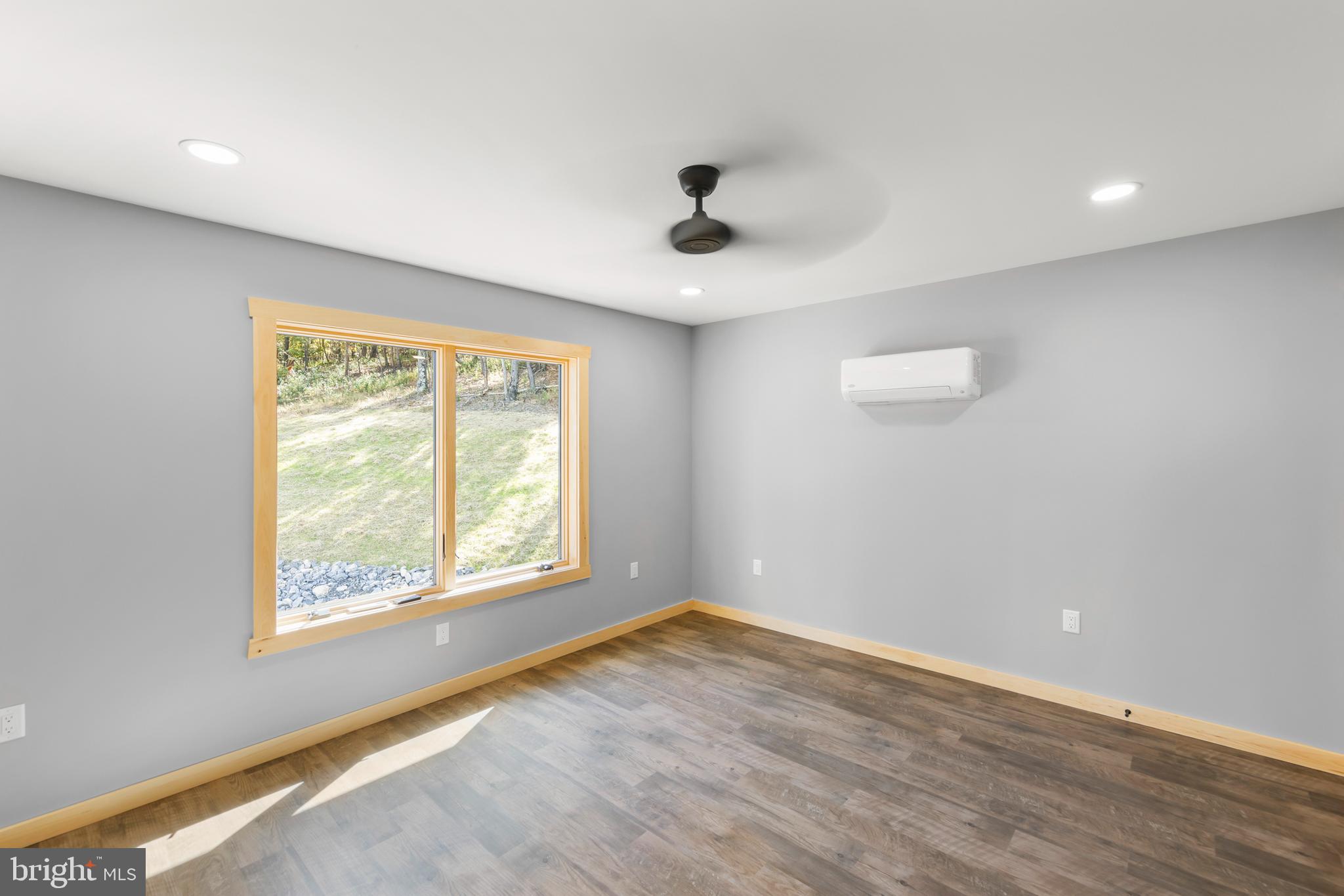 BLUFFS ON THE POTOMAC - Residential