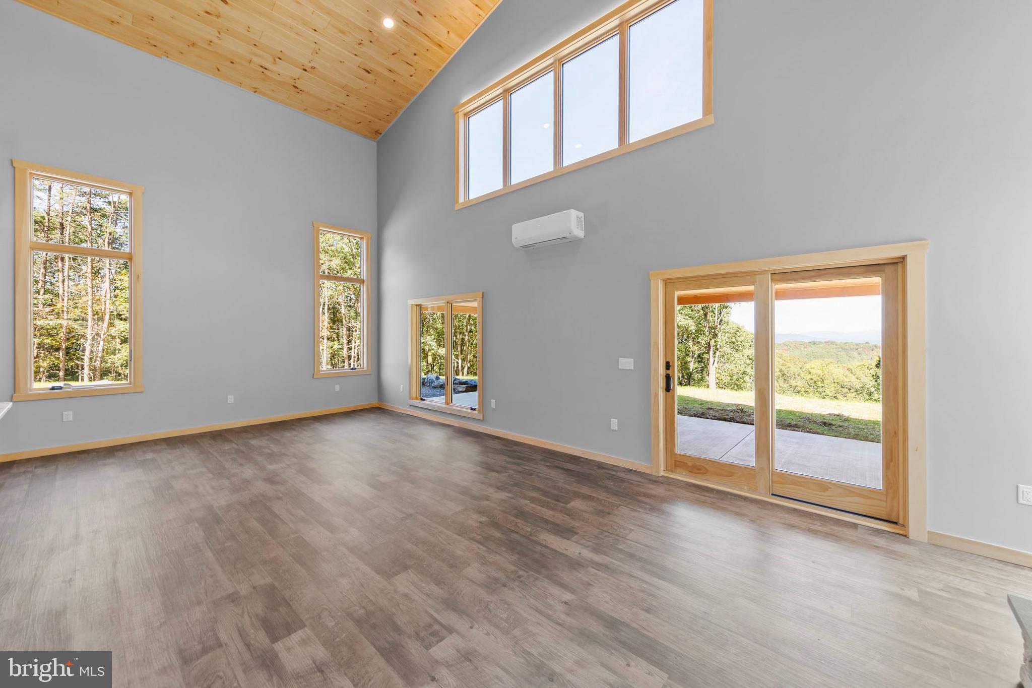 BLUFFS ON THE POTOMAC - Residential