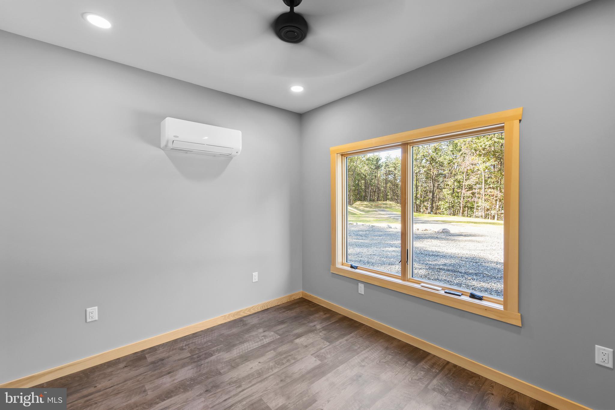 BLUFFS ON THE POTOMAC - Residential