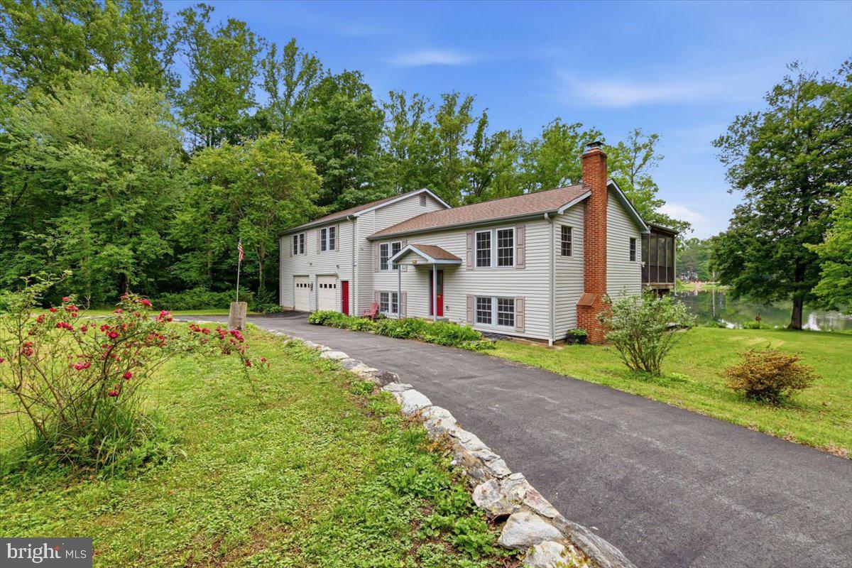 1022 LAKEVIEW DRIVE