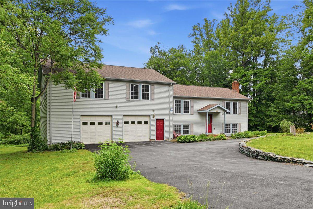 1022 LAKEVIEW DRIVE