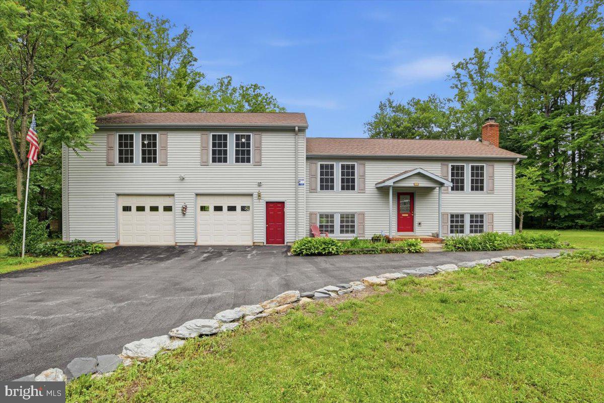 1022 LAKEVIEW DRIVE