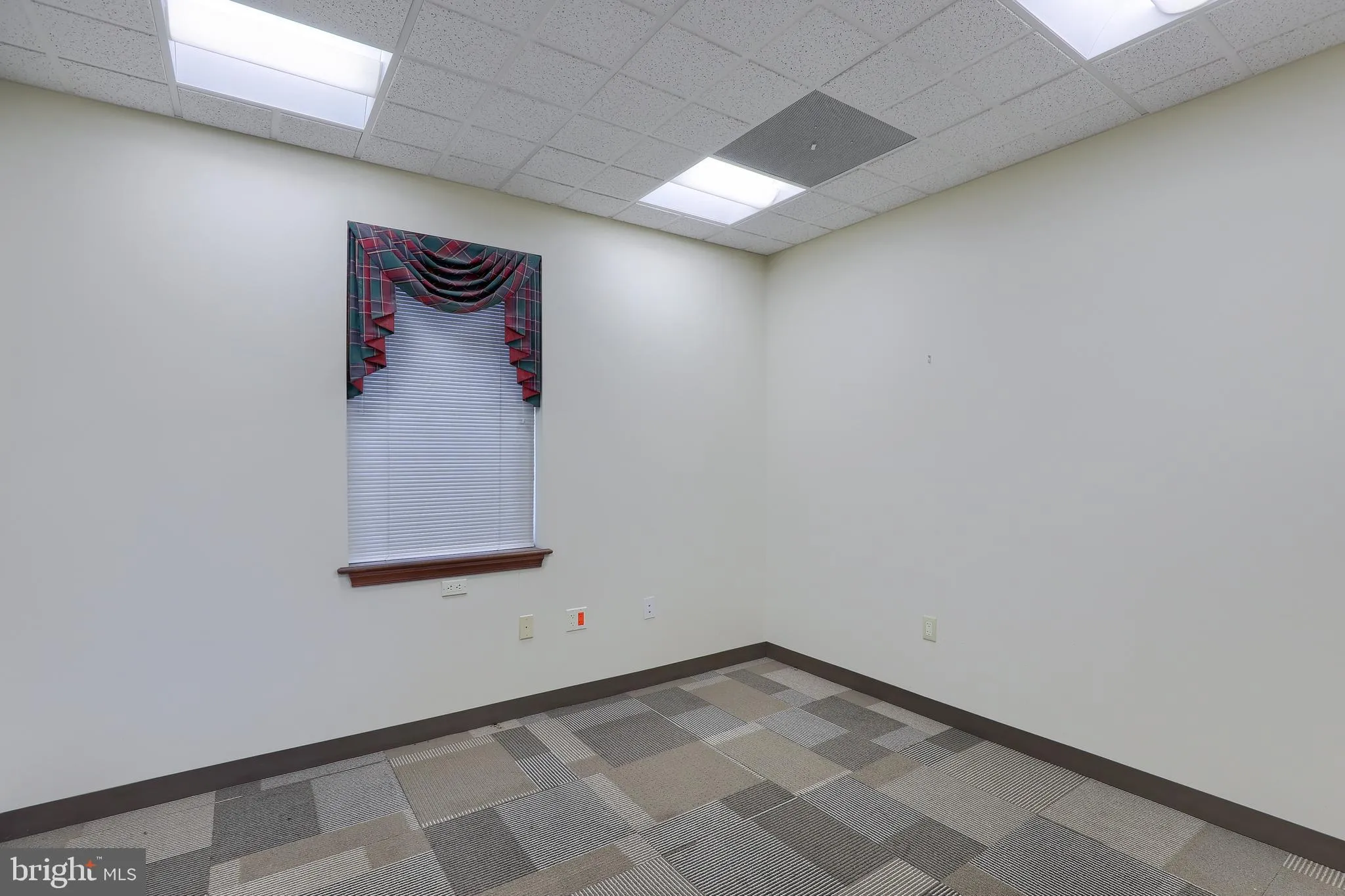 Strasburg, Pennsylvania 17579, United States, ,Residential,Pending,74581