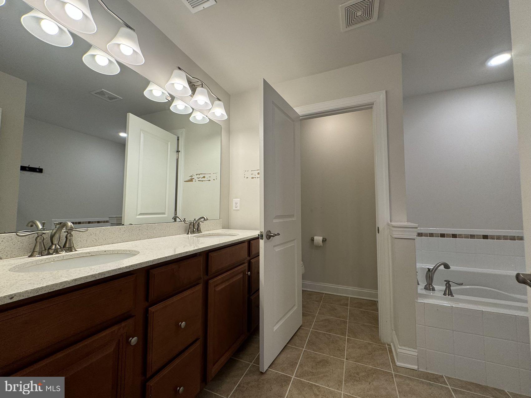 ATWATER - Residential Lease