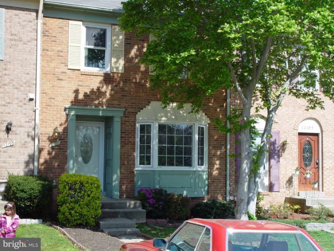 3 level townhouse, 3bed, 2full bath, 2 half bath, walkout basement with fireplace.Shows well.