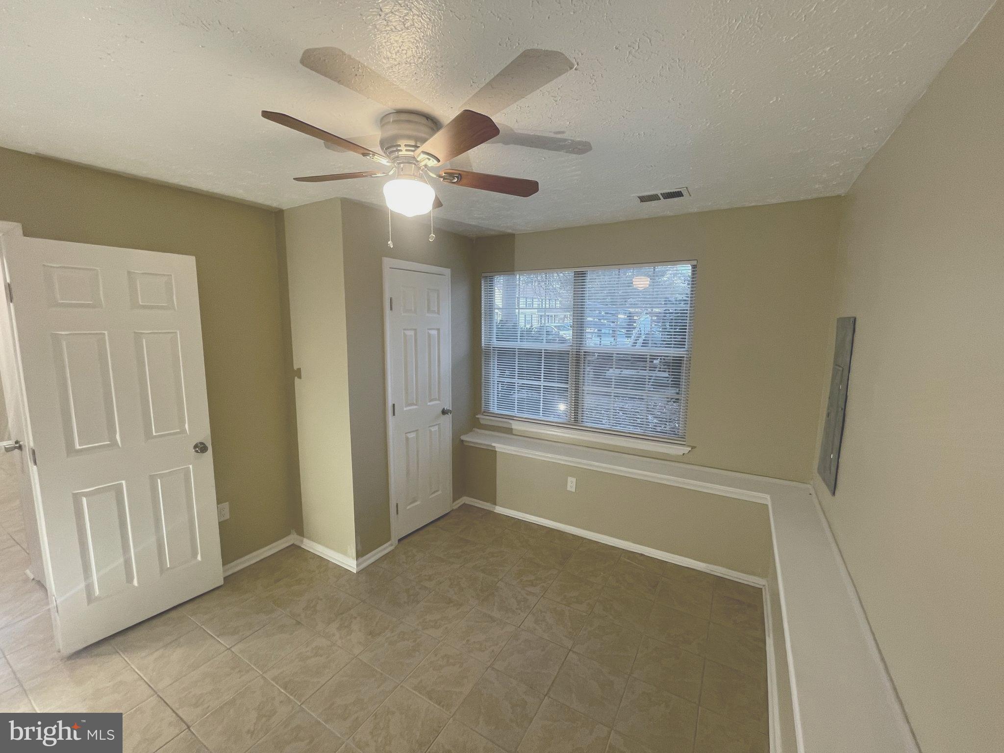 LANCASTER - Residential