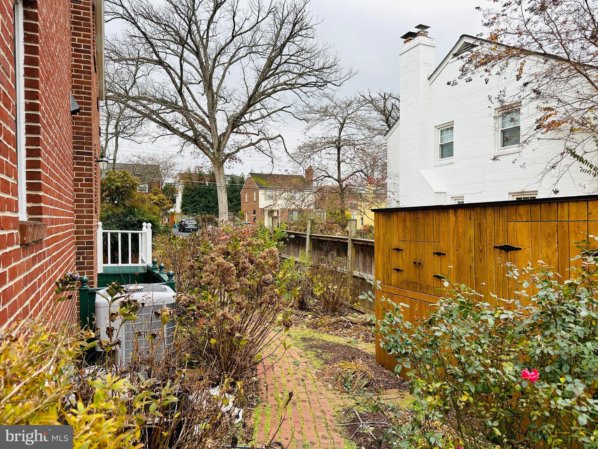 HENDRY ESTATES - Residential Lease