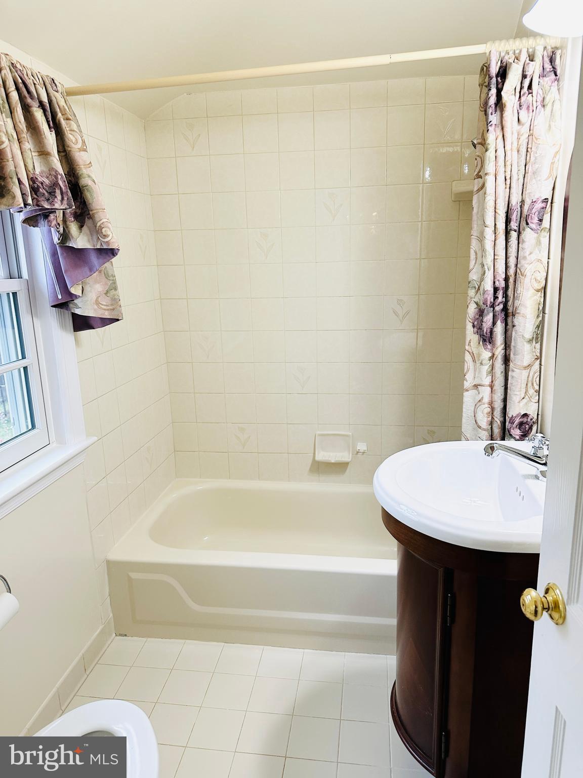 HENDRY ESTATES - Residential Lease