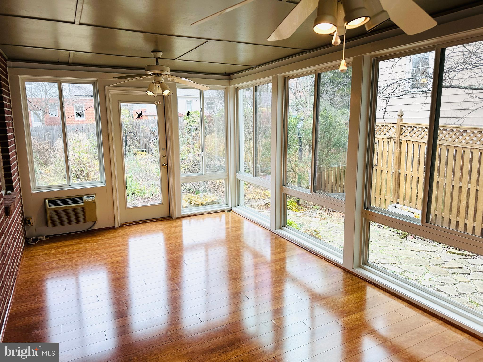 HENDRY ESTATES - Residential Lease