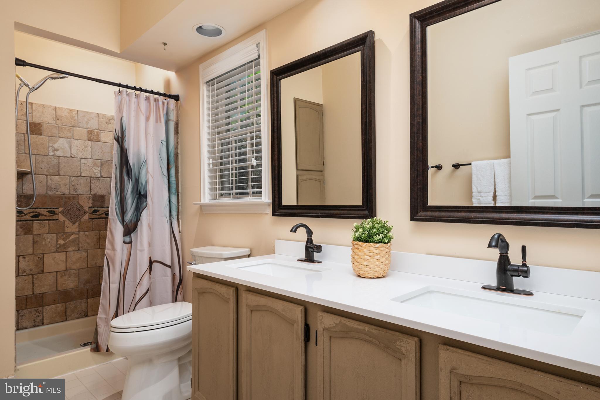 RIVA TRACE/SUMMER PLACE - Residential