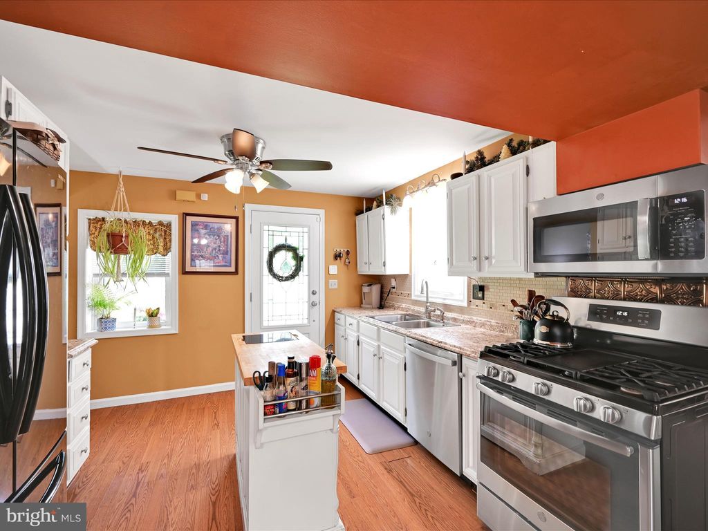 Photo of 5 Hershey Road, LITITZ, PA 17543 (MLS # PALA2072556)