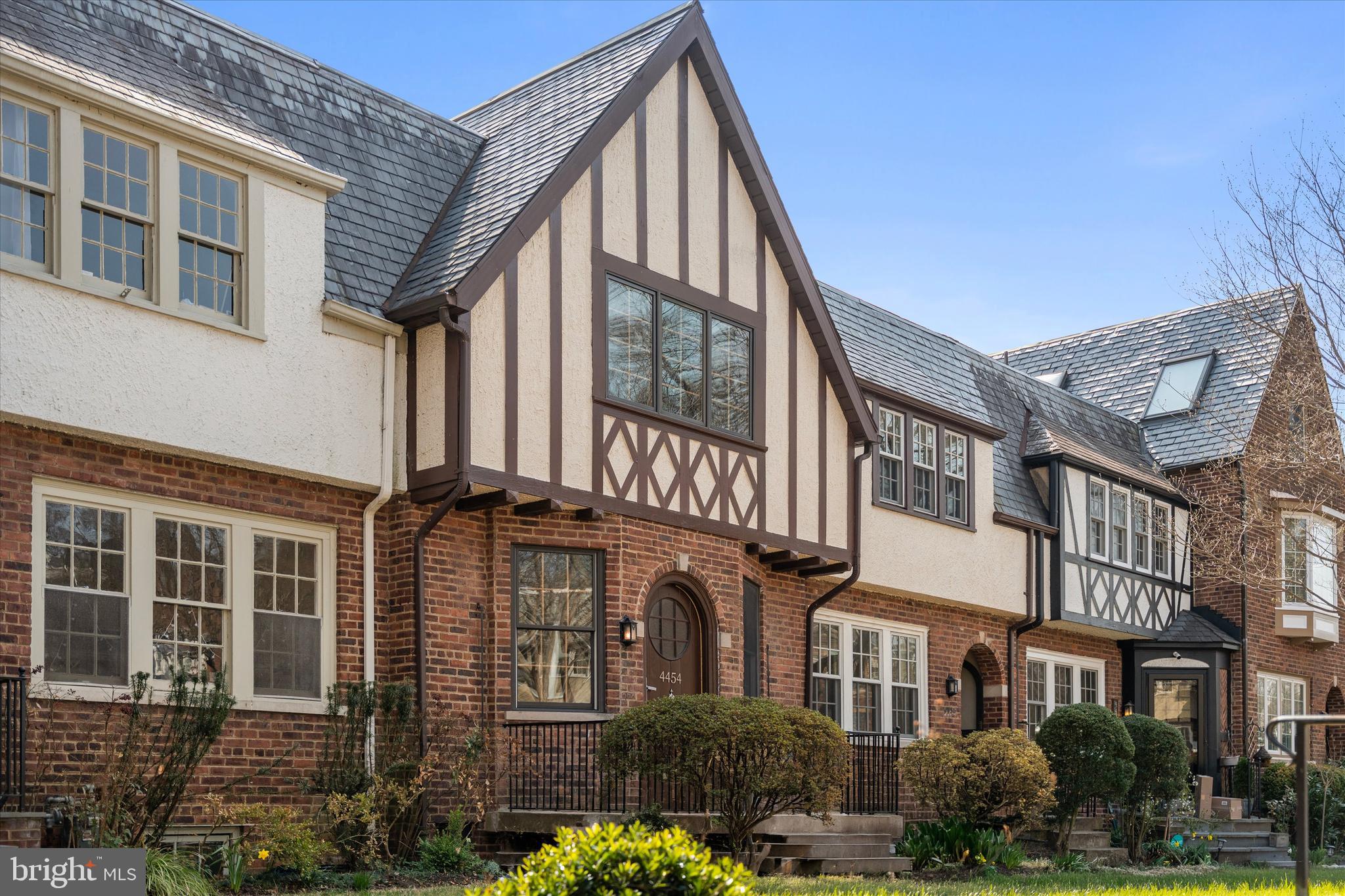 4454 GREENWICH PARKWAY NW