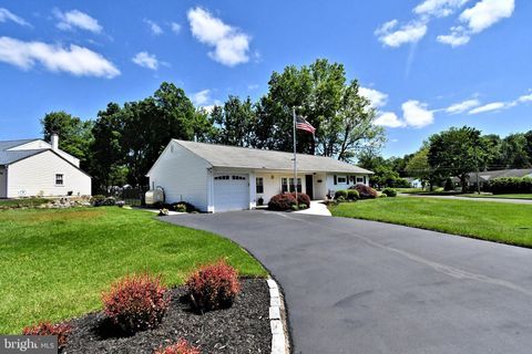 985 JEFFREY DRIVE SOUTHAMPTON PA 18966