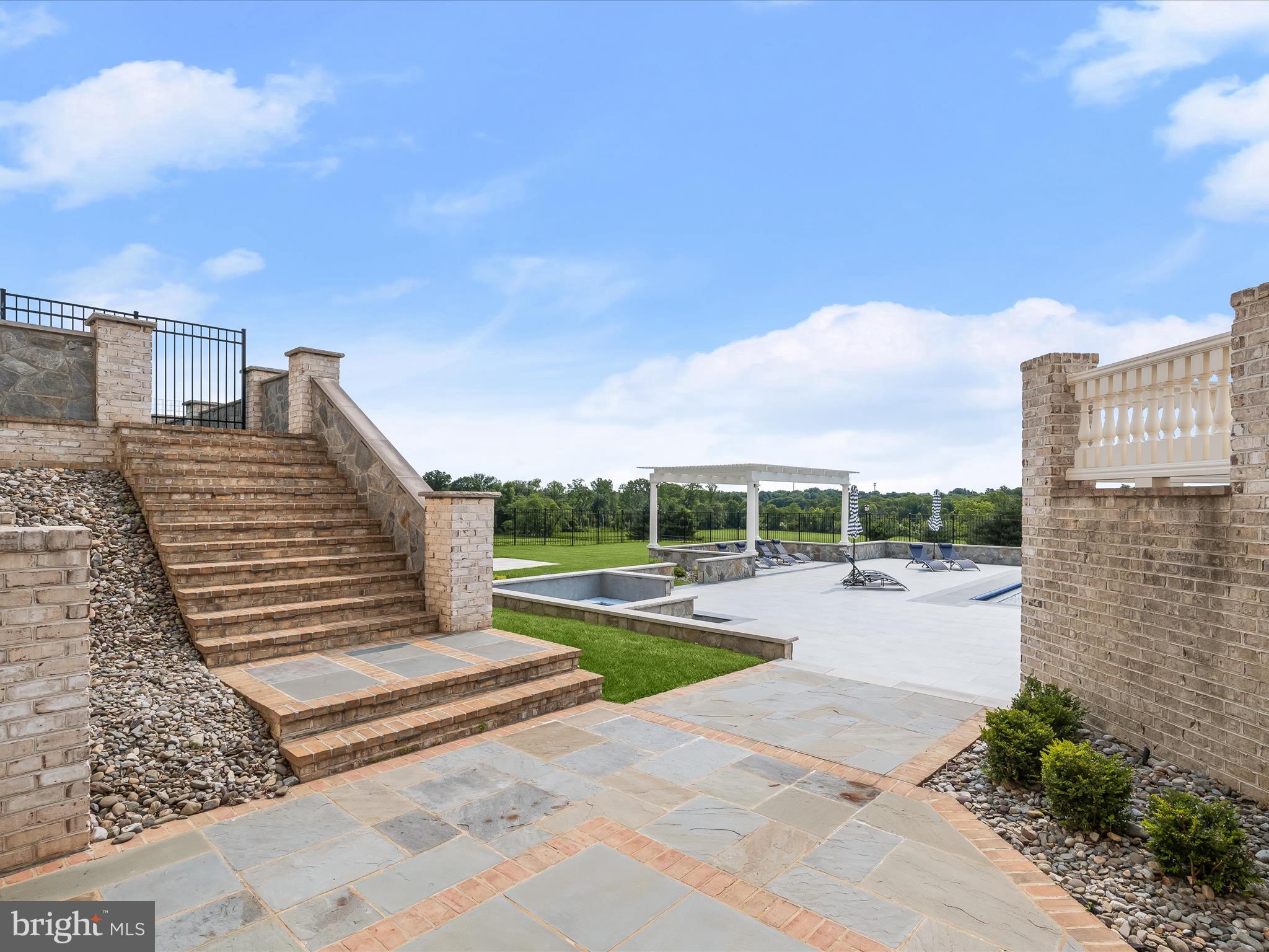 CLARKSVILLE HUNT - Residential