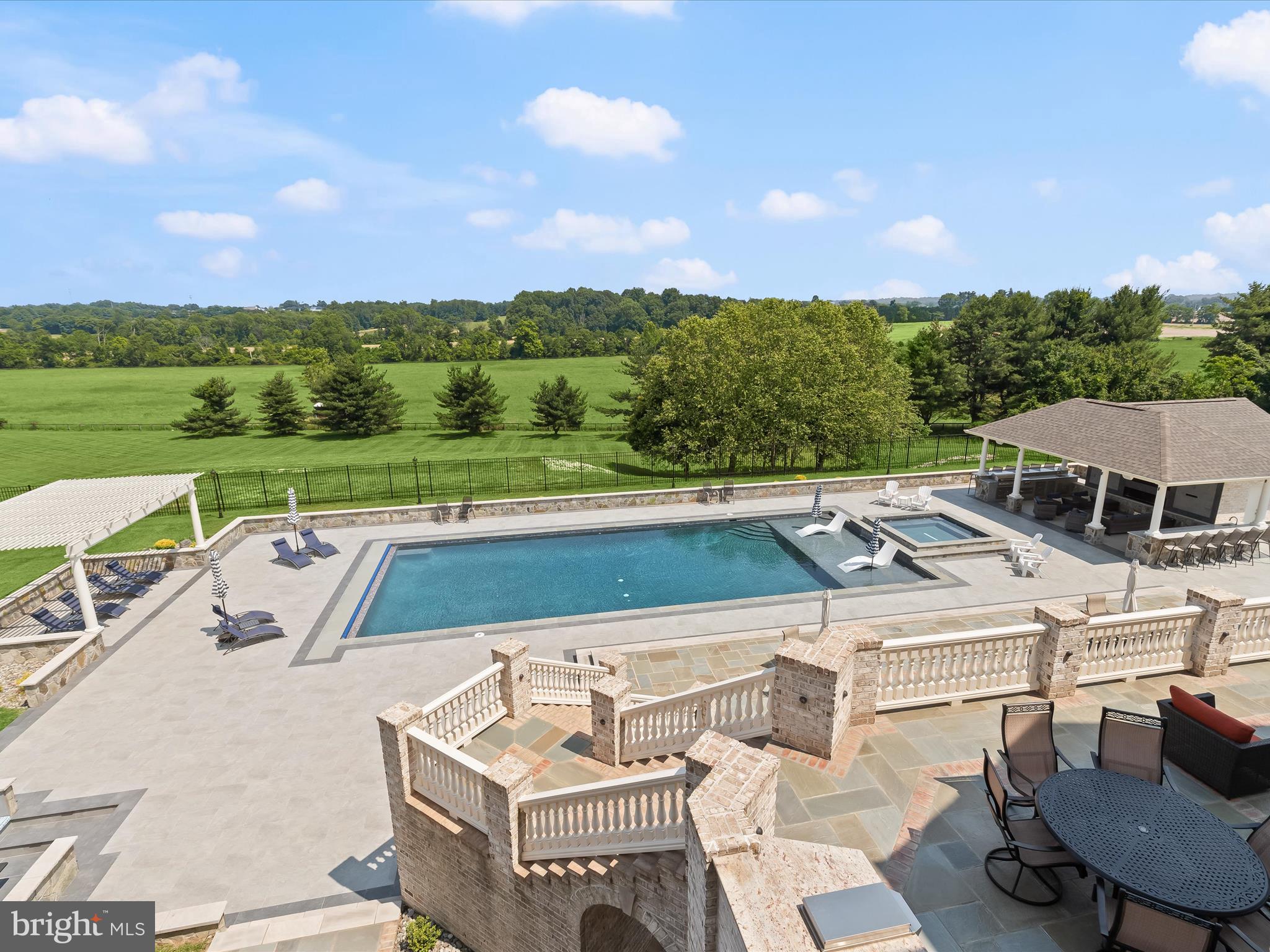 CLARKSVILLE HUNT - Residential