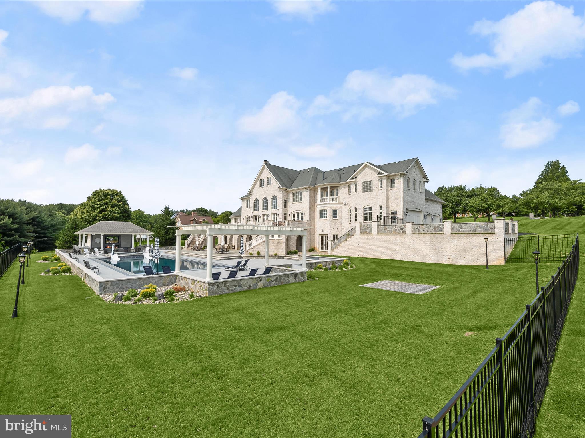 CLARKSVILLE HUNT - Residential