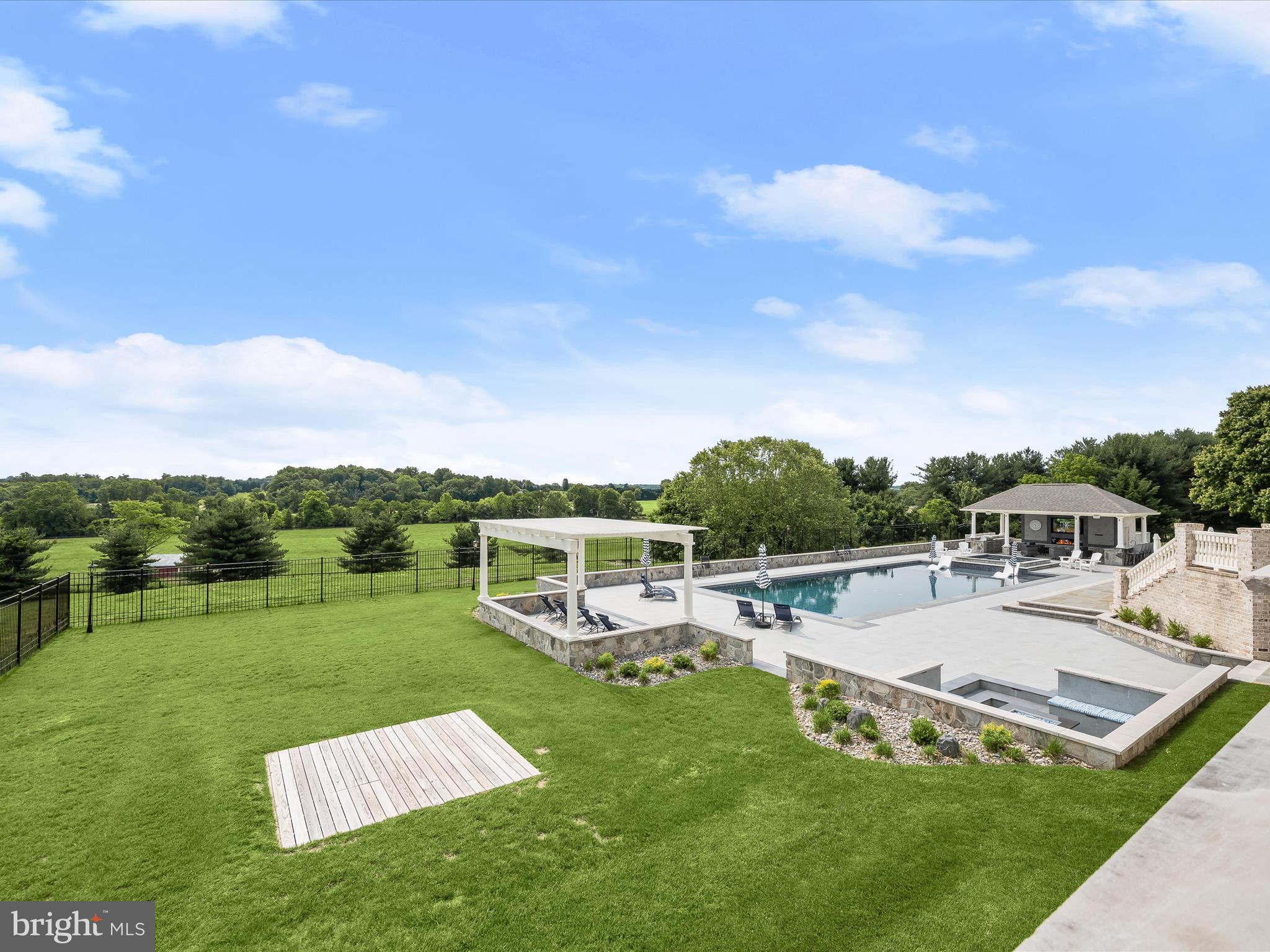 CLARKSVILLE HUNT - Residential