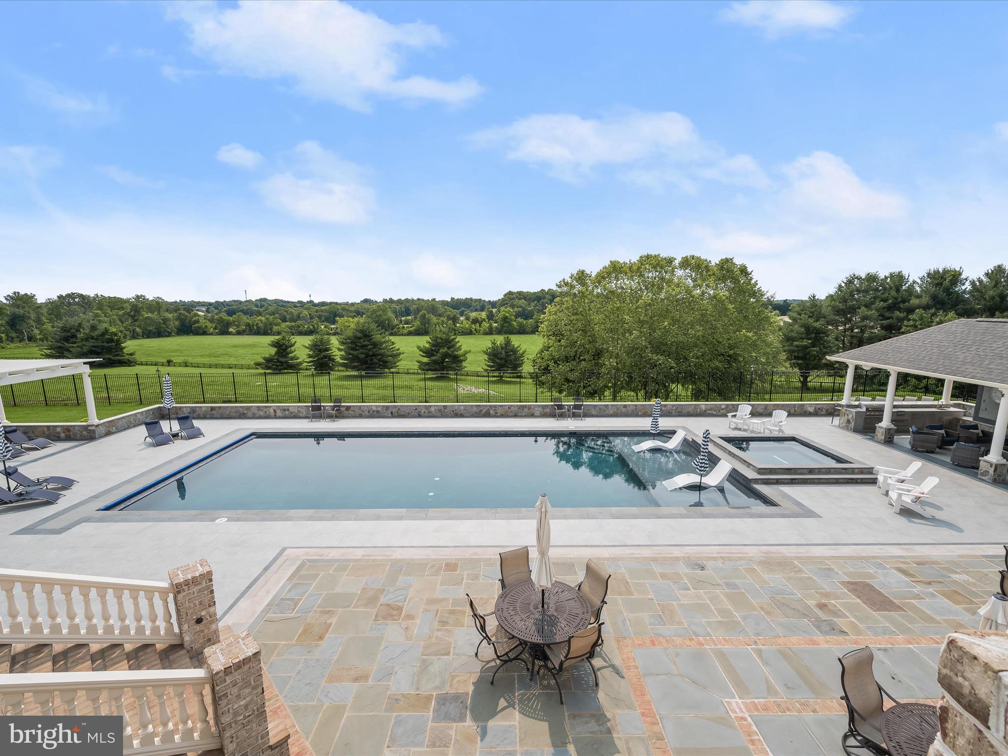 CLARKSVILLE HUNT - Residential