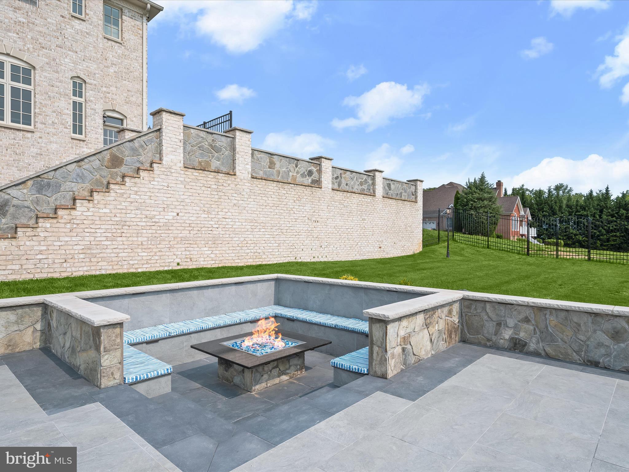 CLARKSVILLE HUNT - Residential