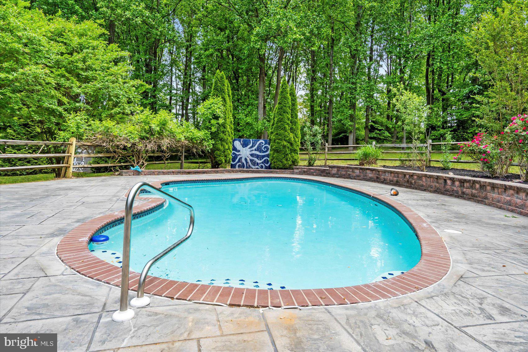 GLEN ARM - Residential