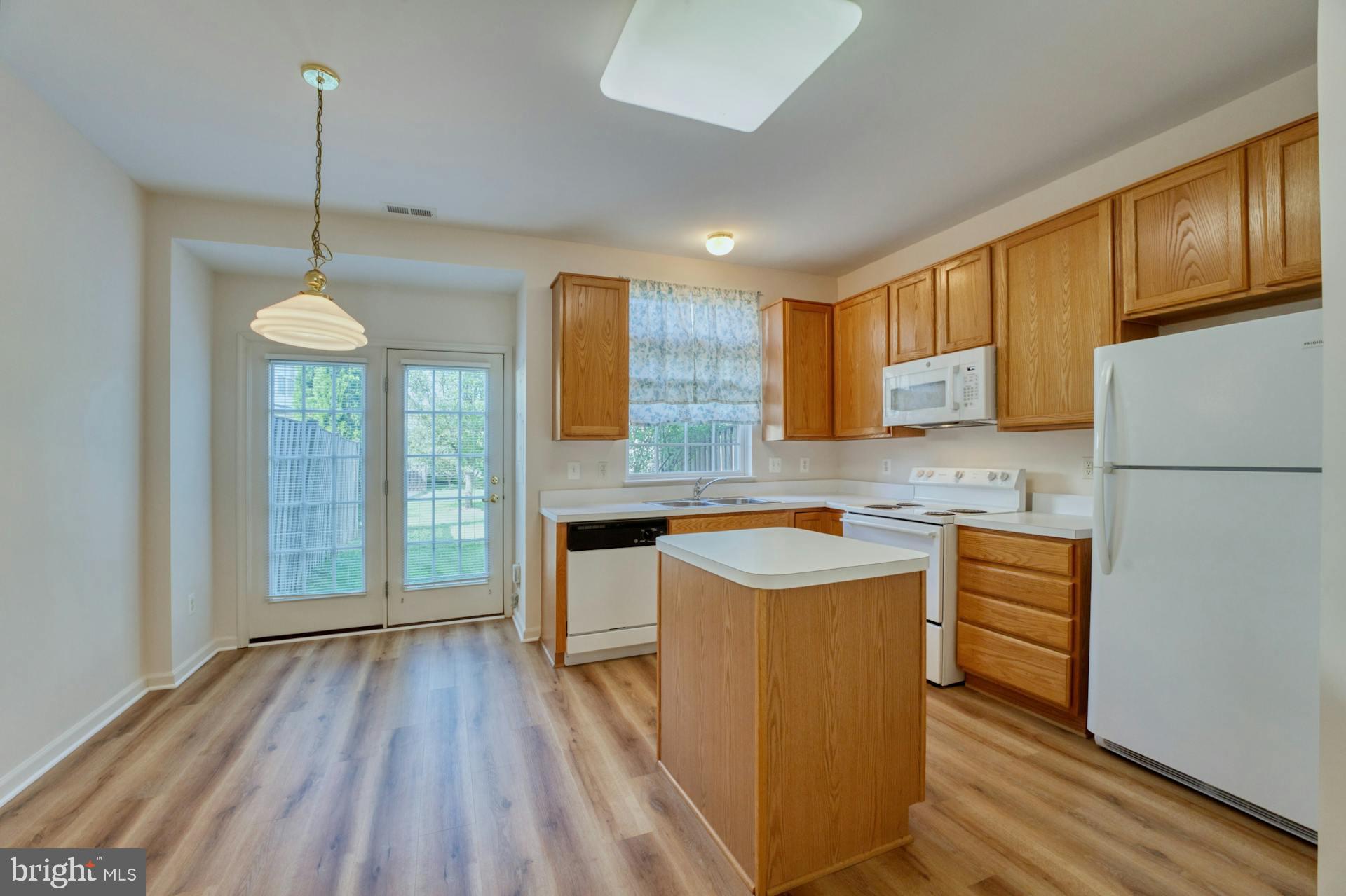 ASHBURN VILLAGE - Residential Lease