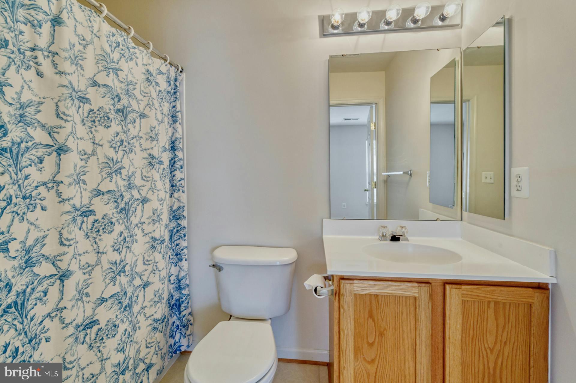 ASHBURN VILLAGE - Residential Lease