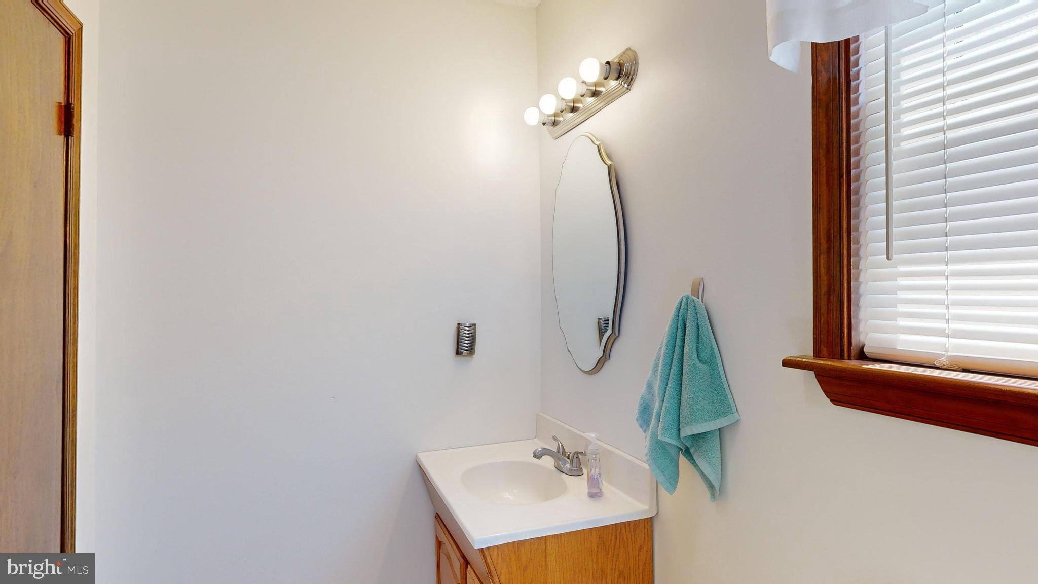 WOODLAND BEACH - Residential