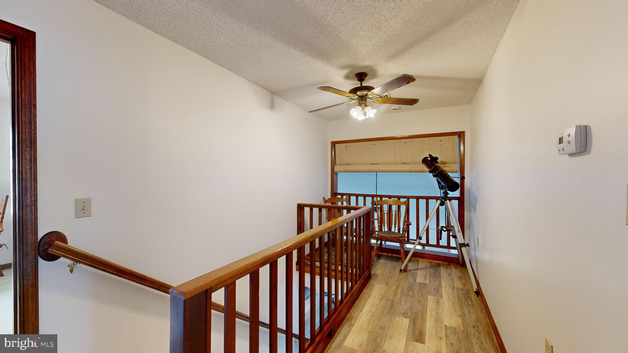 WOODLAND BEACH - Residential