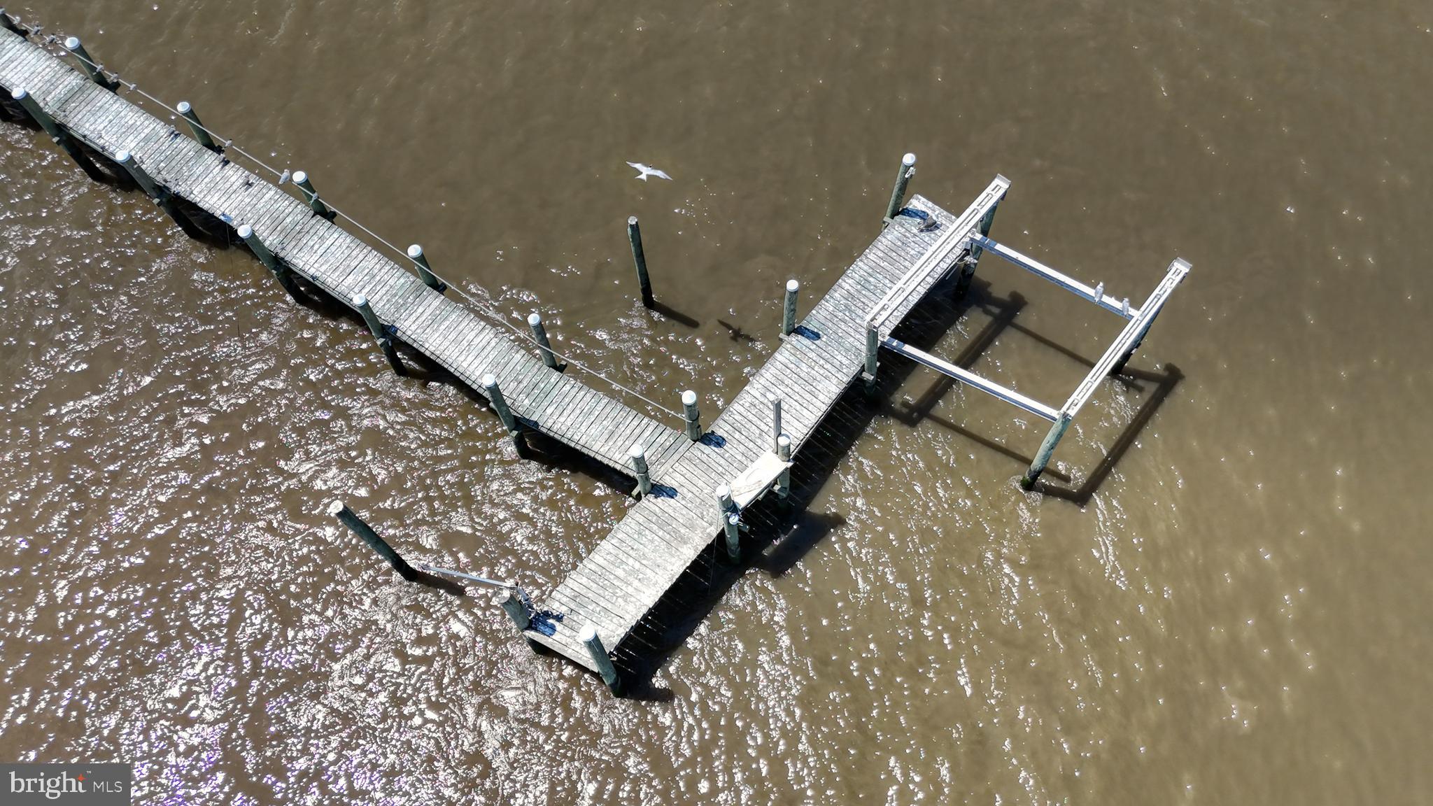 WOODLAND BEACH - Residential