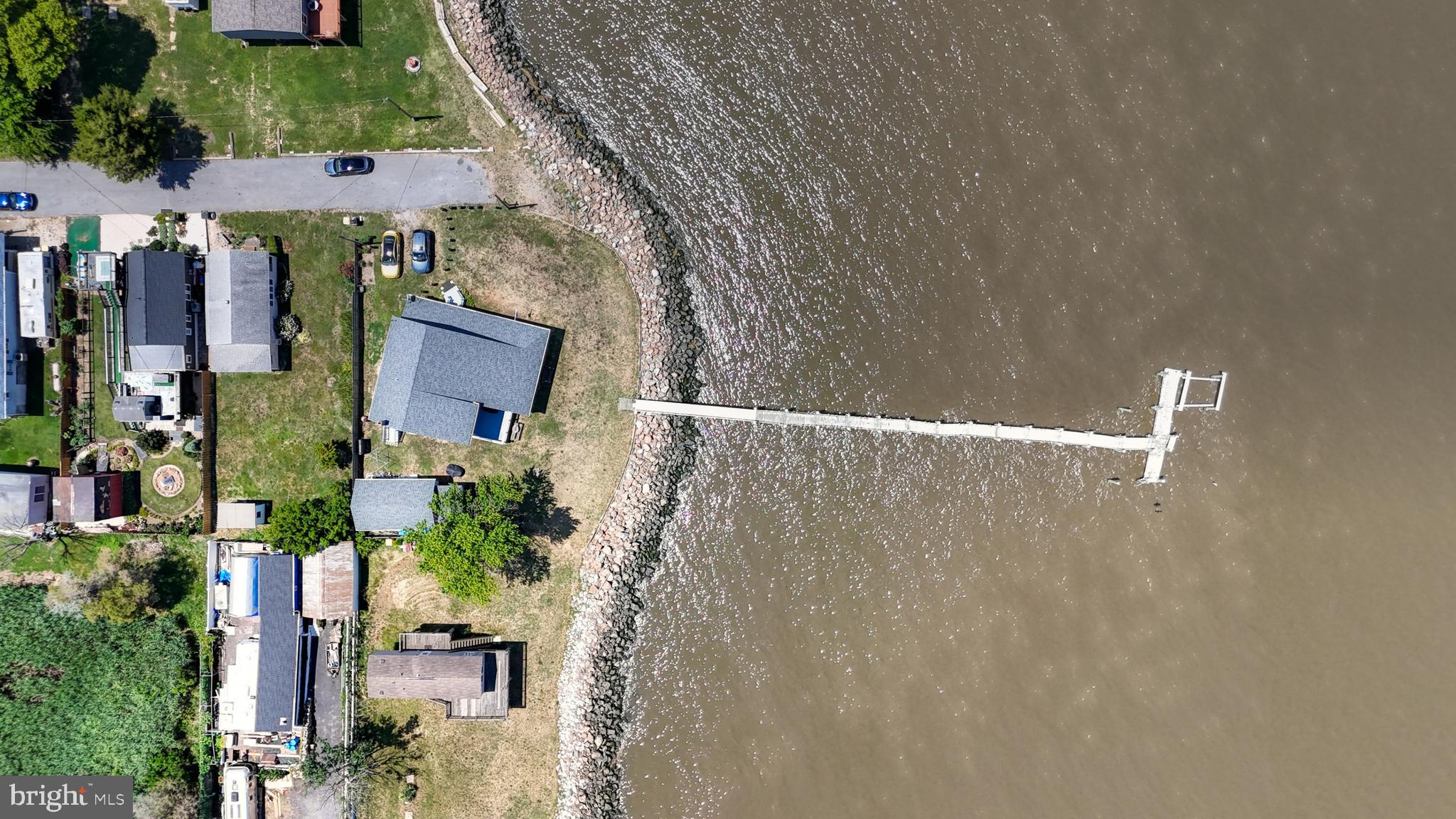 WOODLAND BEACH - Residential