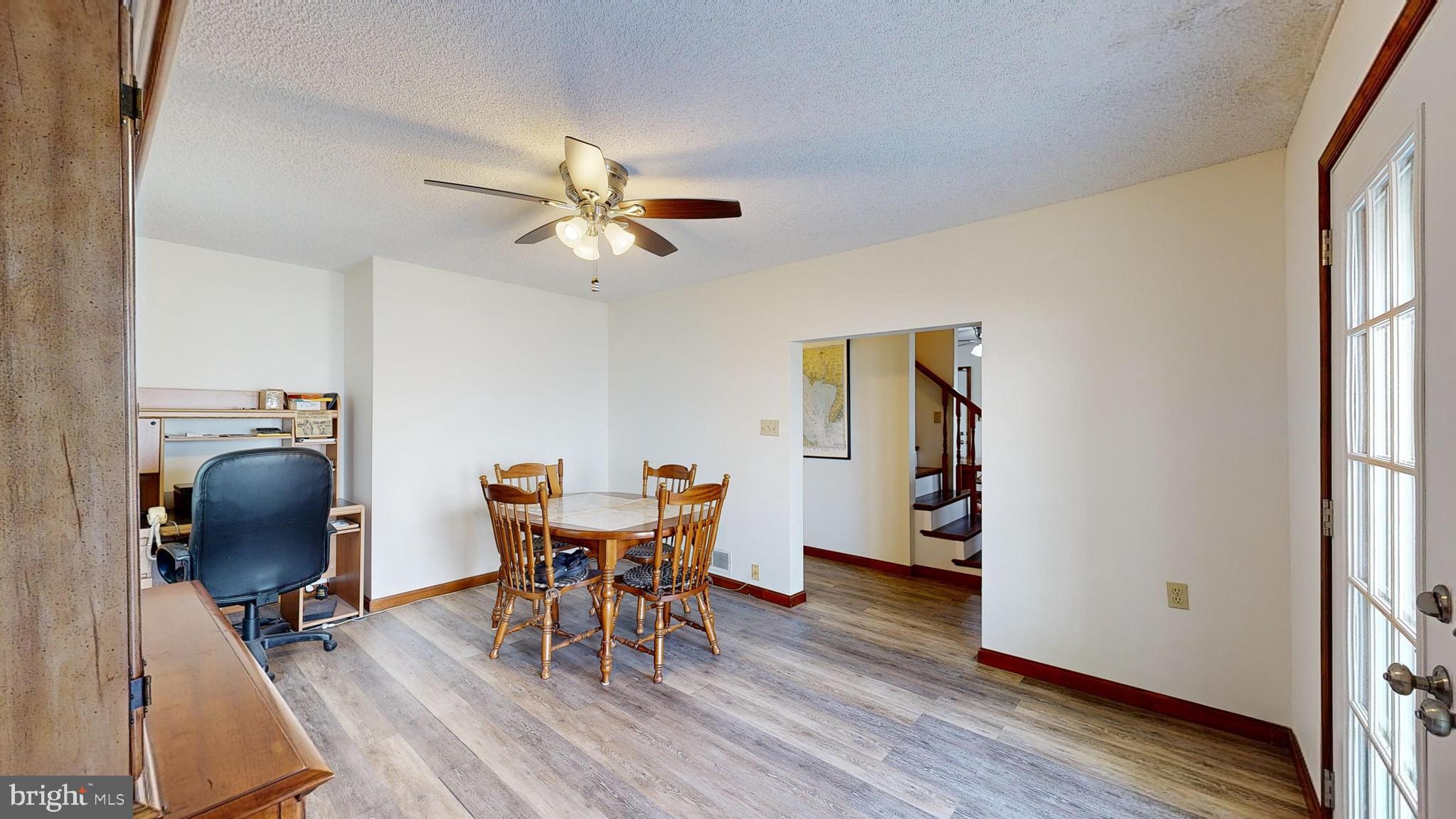 WOODLAND BEACH - Residential